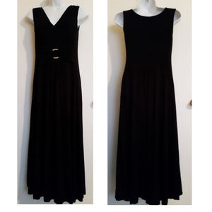 Liz Lange Dresses - Liz Lange Ultimate slimming maxi dress runs like S Liz Lange Dresses - Liz Lange Ultimate slimming maxi dress runs like S